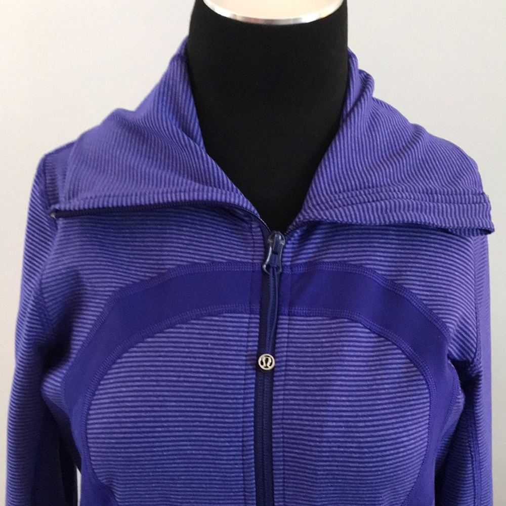 $138 Lululemon In Stride Zip Up jacket Size 6 Rare Color purple blue striped - Picture 6 of 13